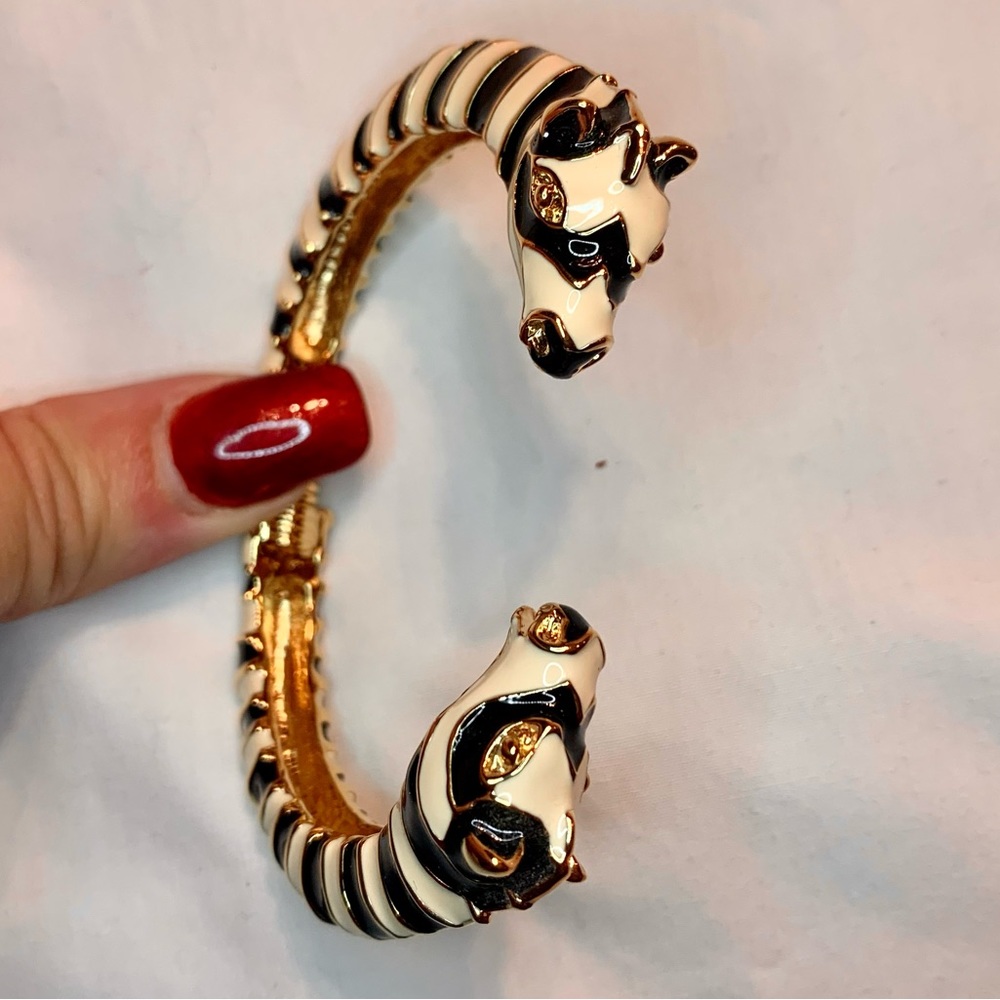 Kenneth Jay Lane Vintage Zebra bangle bracelet - NEW - Black and white enamel - Picture 4 of 17